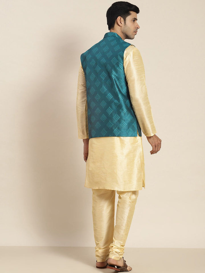 SOJANYA Kurta Berwarna Emas Lelaki dengan Churidar dengan Jaket Nehru