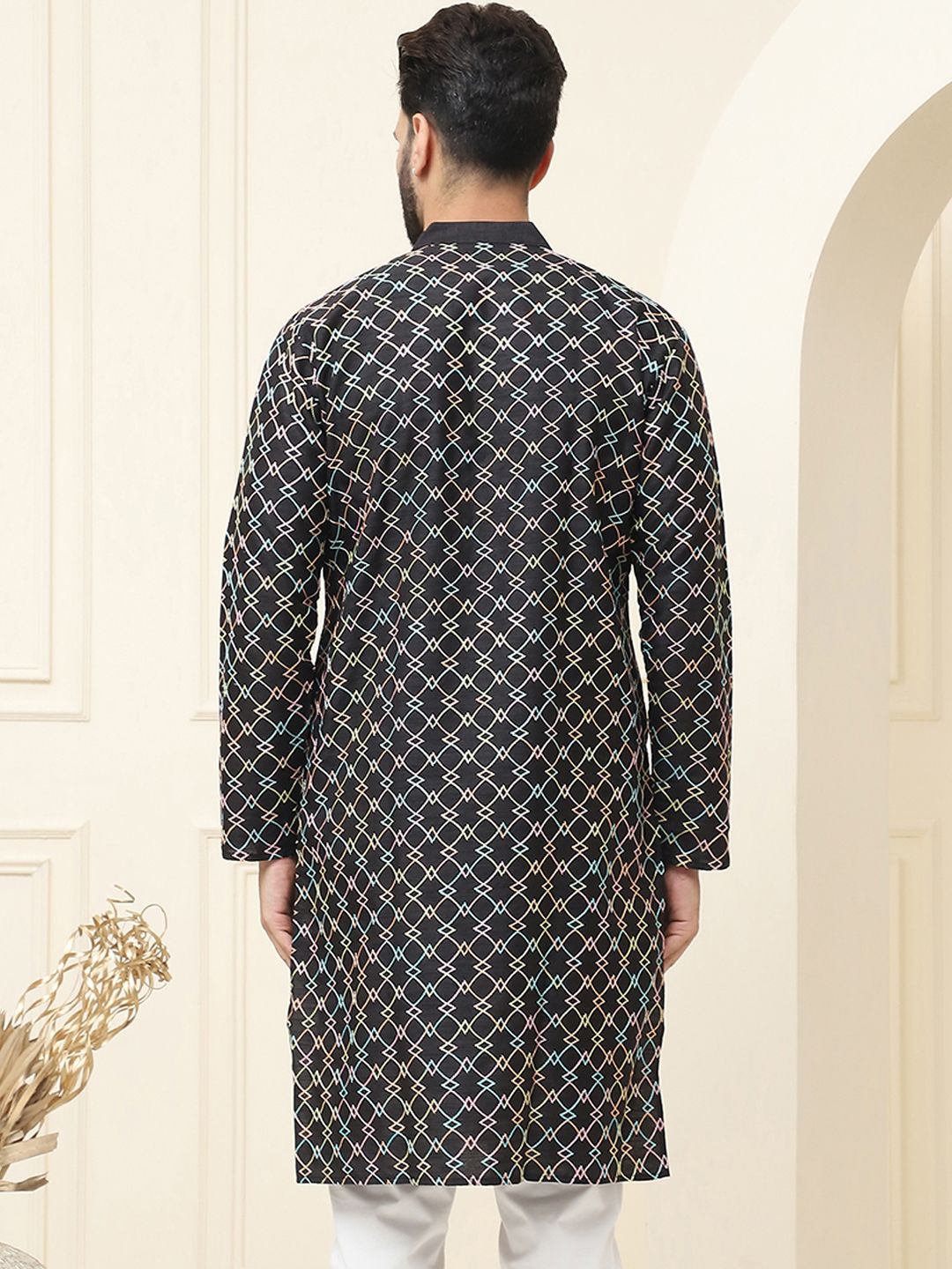 SOJANYA Thread Work Silk Blend Kurta