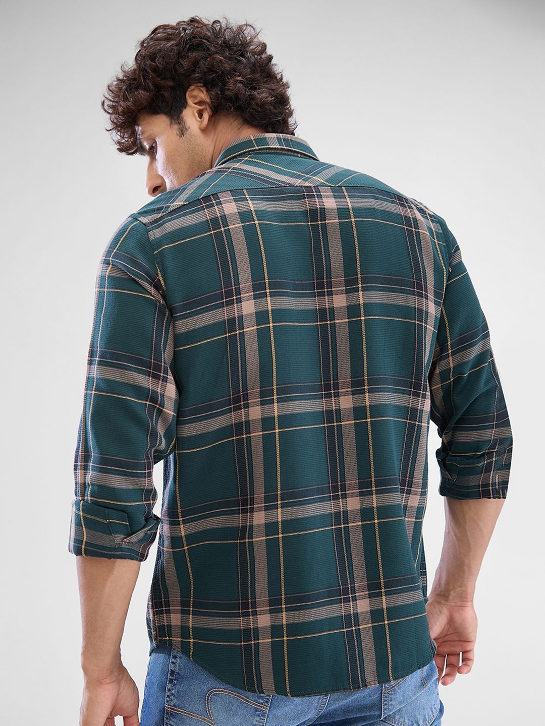 SPYKAR Men Slim Fit Opaque Checked Spread Collar Casual Shirt