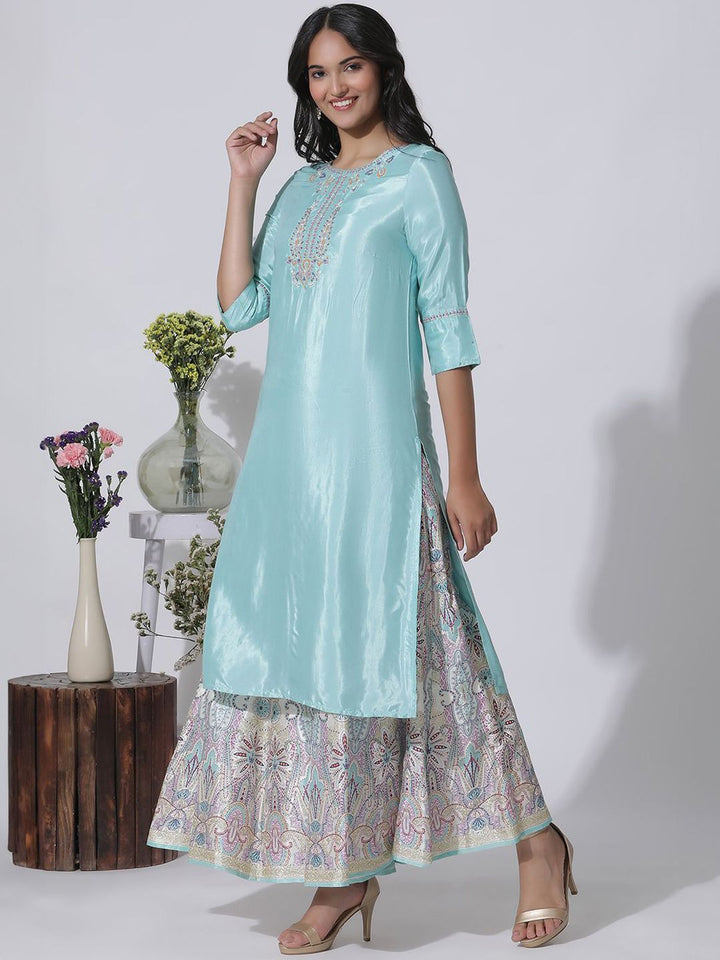 W Floral Yoke Design Thread Work Straight Kurta With Skirt & Dupatta