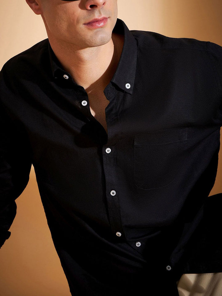 DENNISON Men Smart Fit Solid Button-Down Collar Cotton Casual Shirt