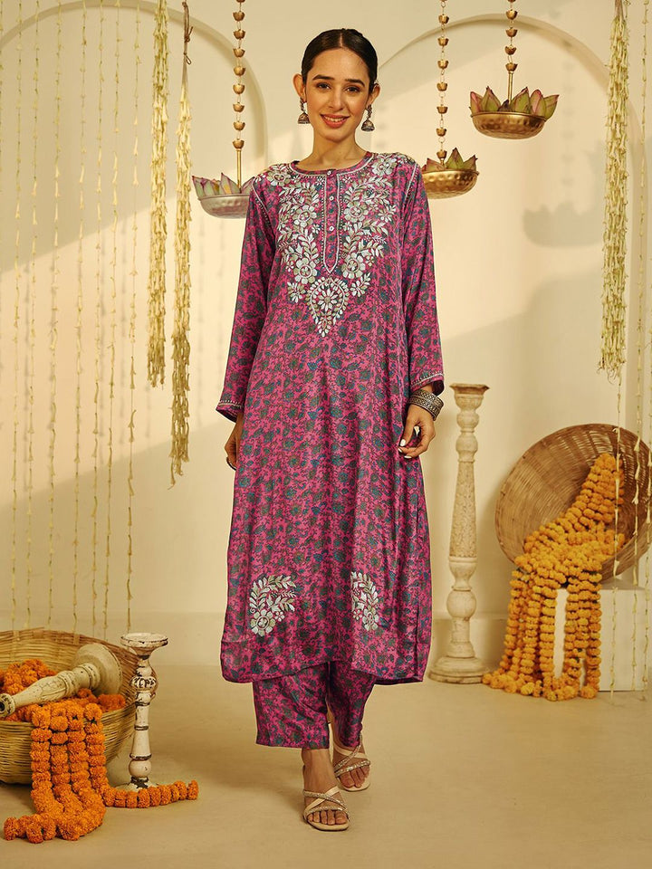 House of Chikankari Women Pink Crepe Chikankari Embroidered Kurta Set