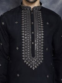 Jompers Mandarin Collar Sequins Embroidered Kurta