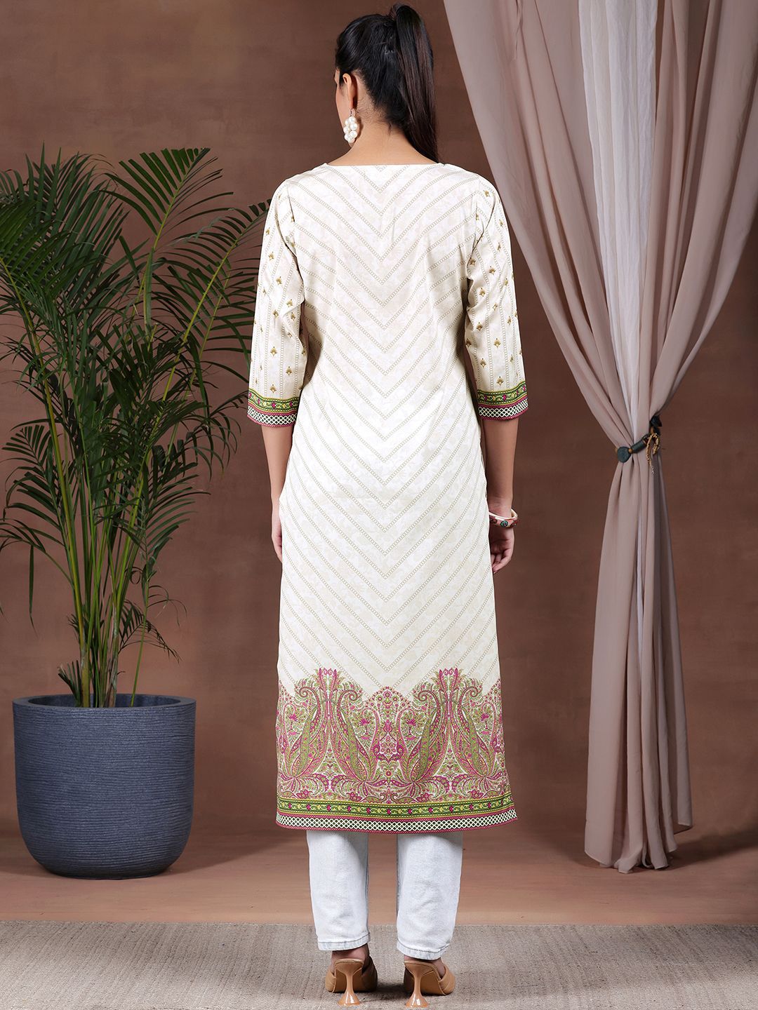 Libas Floral Printed Notch Neck Crepe Straight Kurta