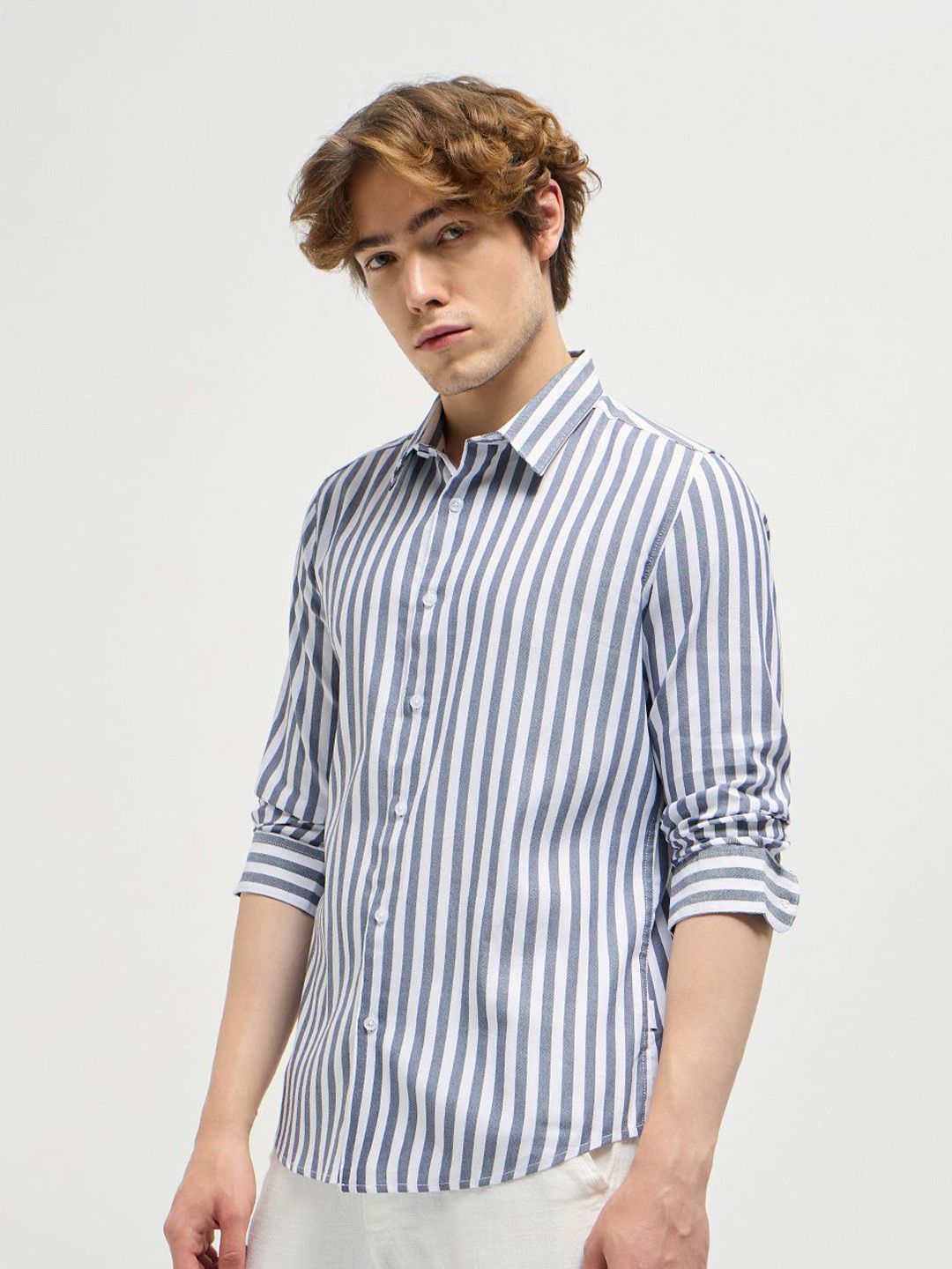 THE BEAR HOUSE Men Spread Collar Vertical Striped Cotton Casual Shirt