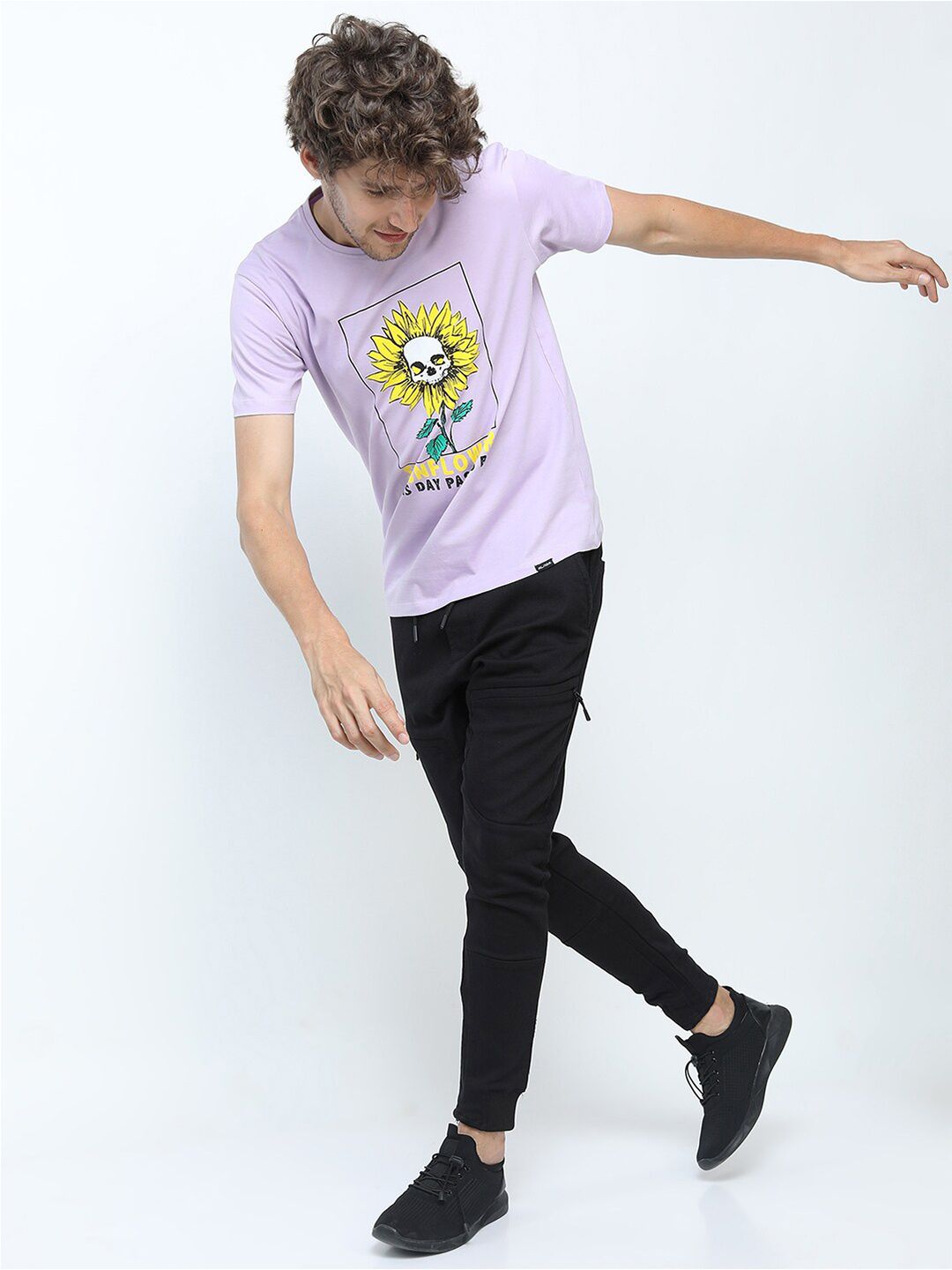 HIGHLANDER Men Lavender & Yellow Printed Slim Fit T-shirt