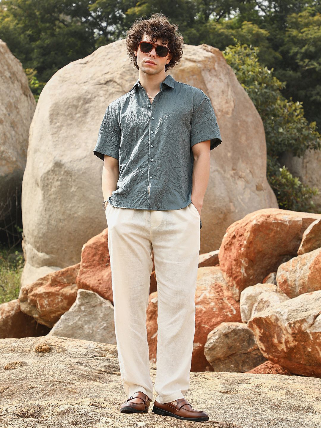 Campus Sutra Men Comfort Opaque Casual Shirt