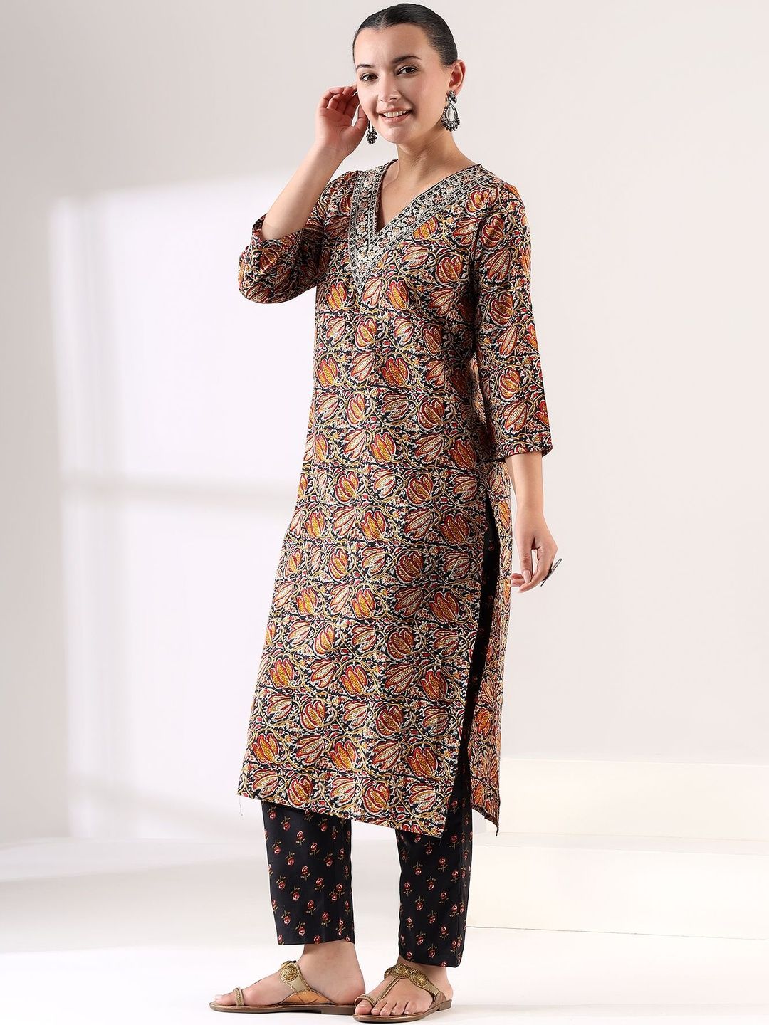 Motif Etnik Wanita Mamicha Bercetak Benang Biasa Kurta Kerja dengan Seluar & Dengan Dupatta