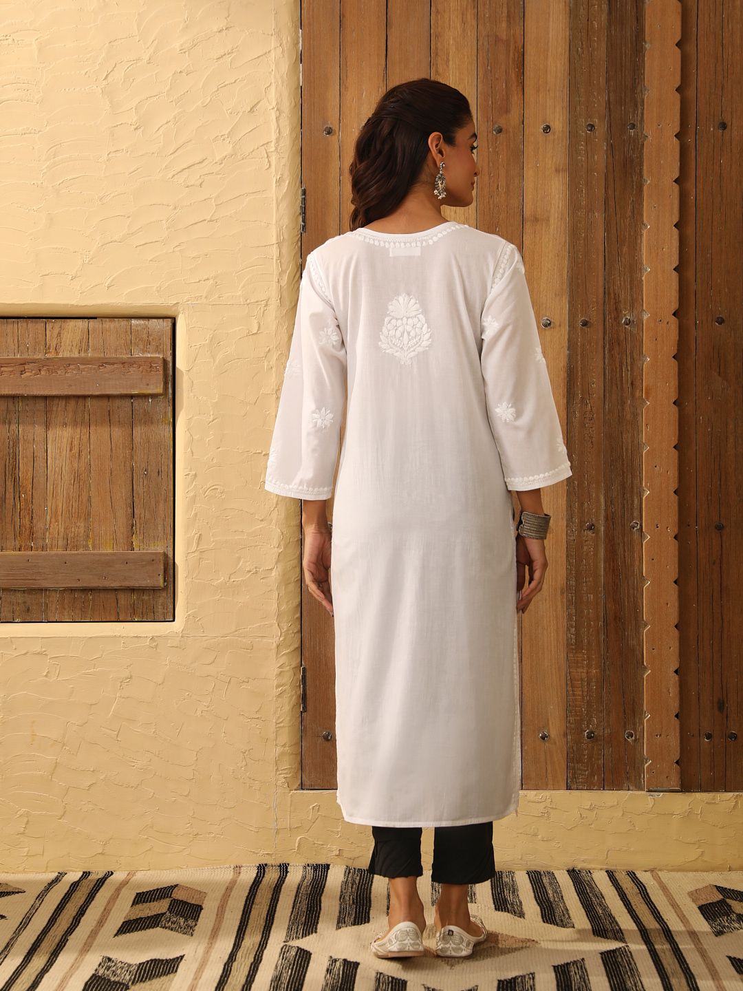 House of Chikankari Women White Cotton Chikankari Embroidered Kurta