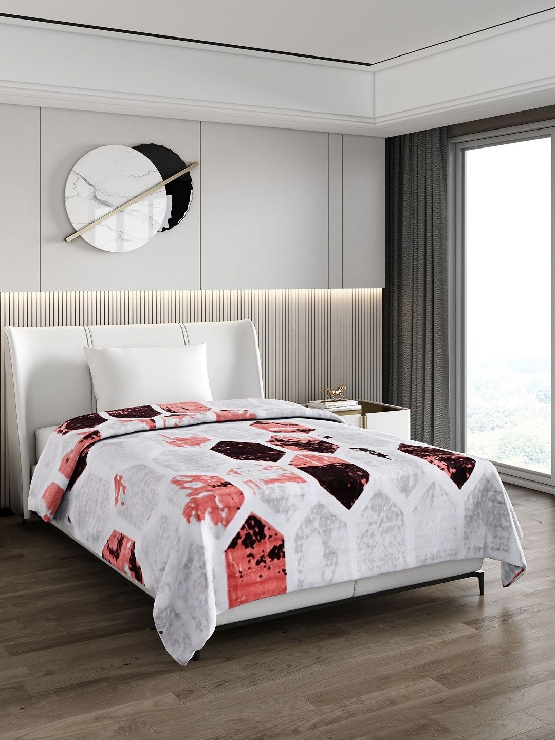 Monte Carlo White & Black Geometric Printed 950 GSM Heavy Winter Single Bed Blanket