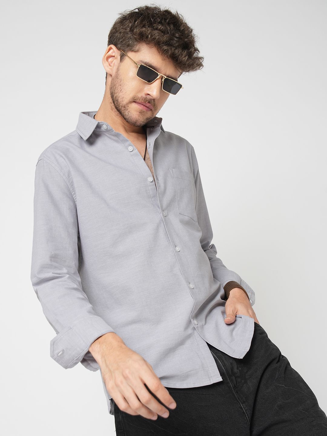 VASTRADO Men Classic Slim Fit Solid Cutaway Collar Cotton Casual Shirt