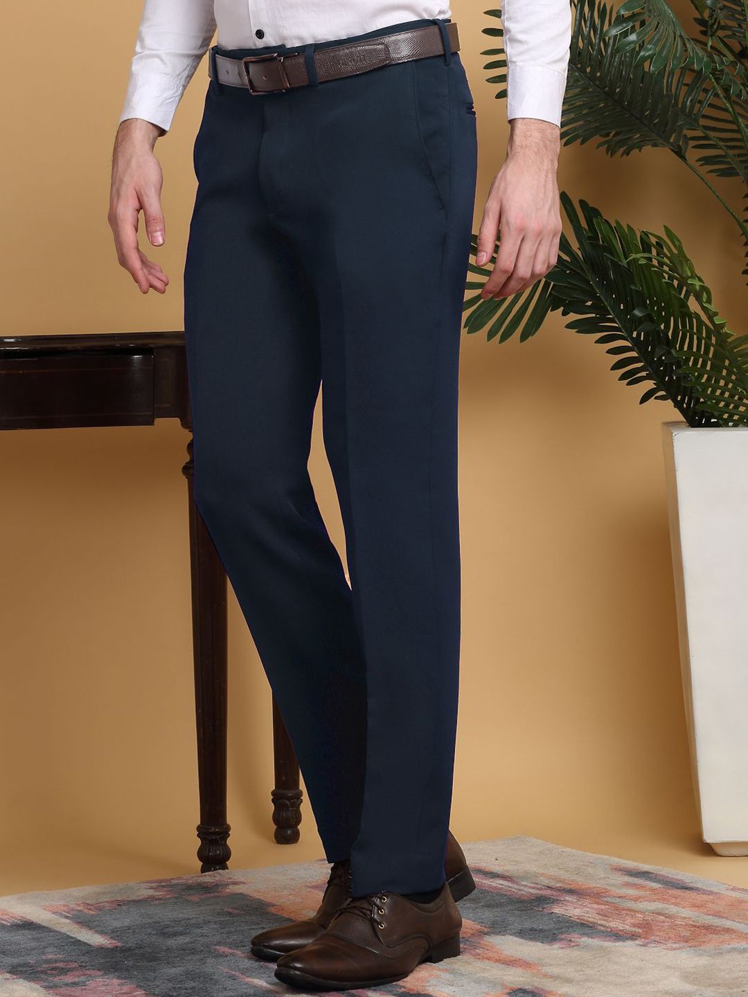 KLOTTHE Men Slim Fit Mid-Rise Formal Trouser