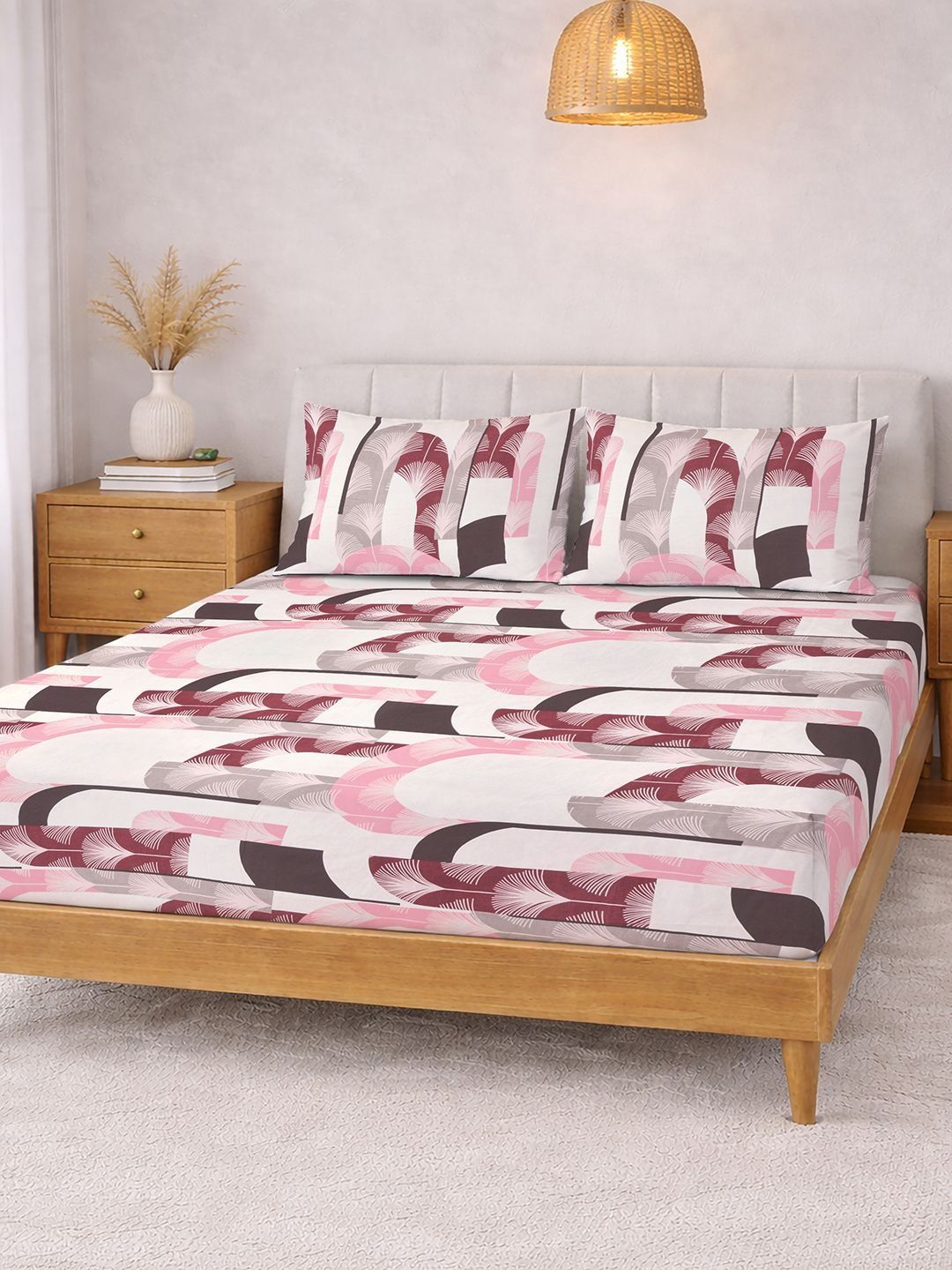 Myntra Elegant Homes Multicoloured Geometric 300 TC Bedsheet with 2 Pillow Covers
