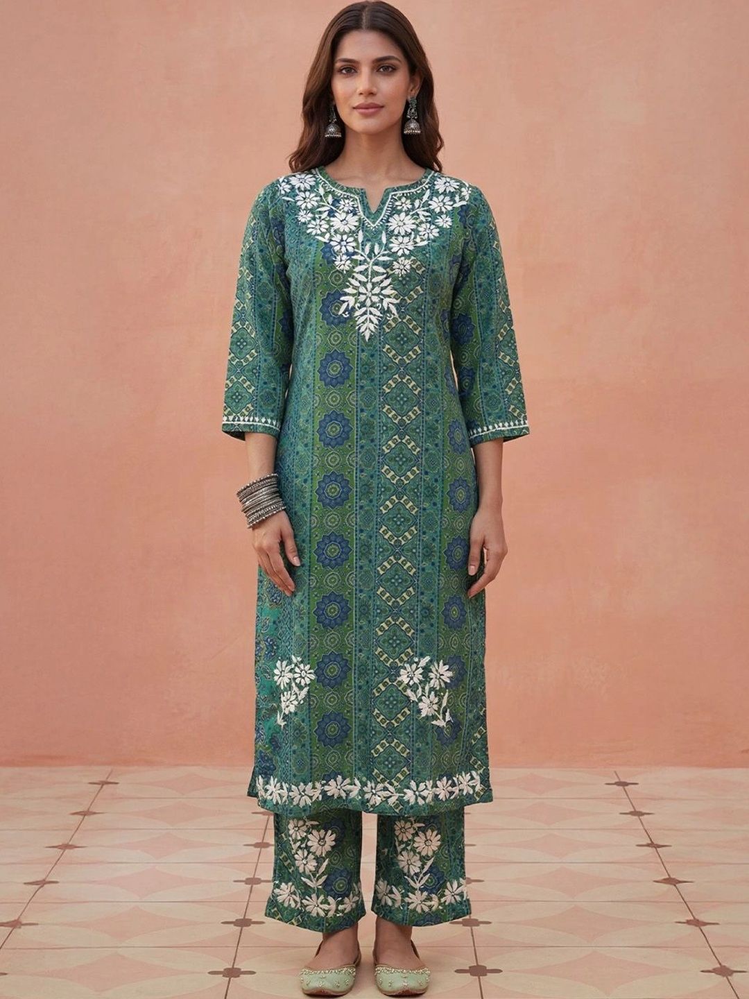 House of Chikankari Women Regular Chikankari Silk Crepe Kurta with Trousers