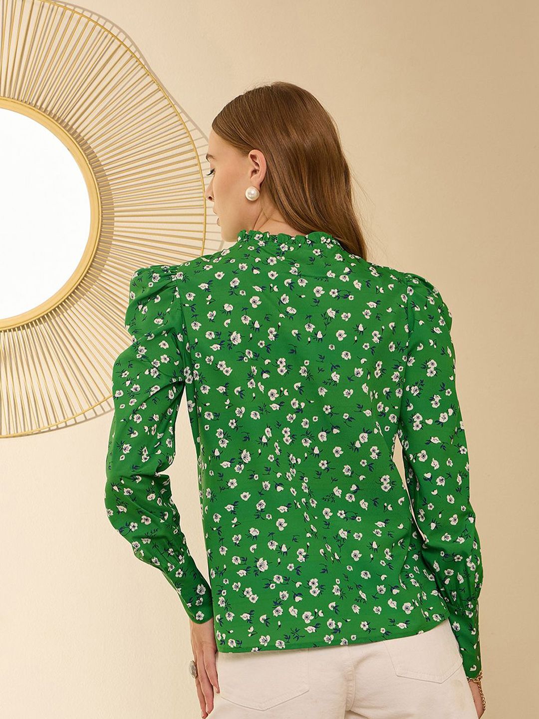 Berrylush Women Floral Printed Round Neck Top