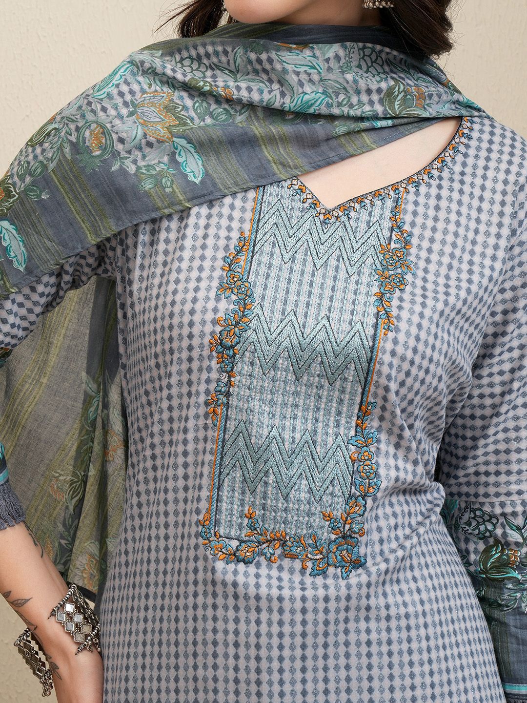 Vishudh Grey Geometric Printed Pure Cotton Straight Kurta With Trousers & Dupatta