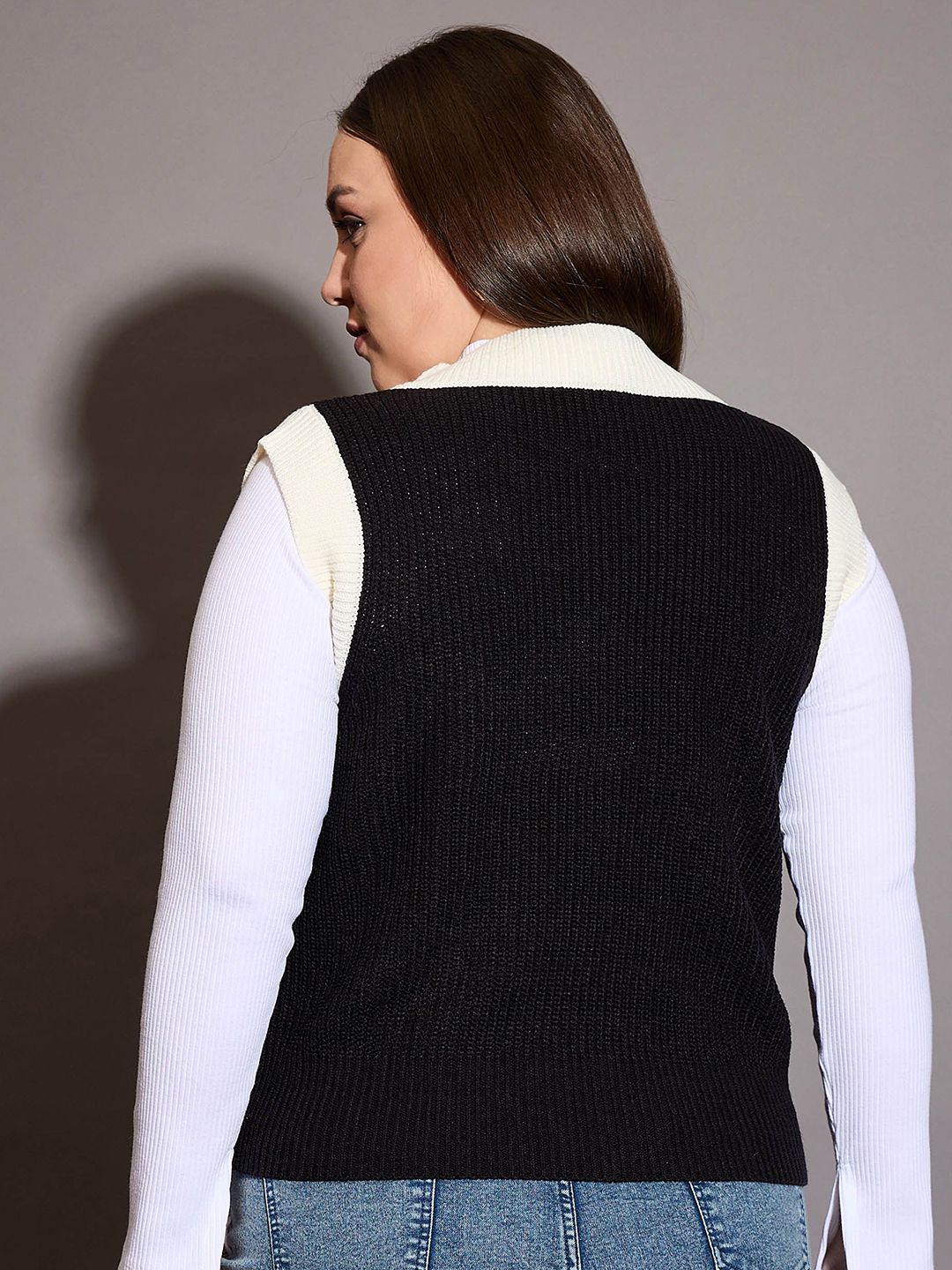 SASSAFRAS Curve Women Colourblocked Plus Size Sweater Vest