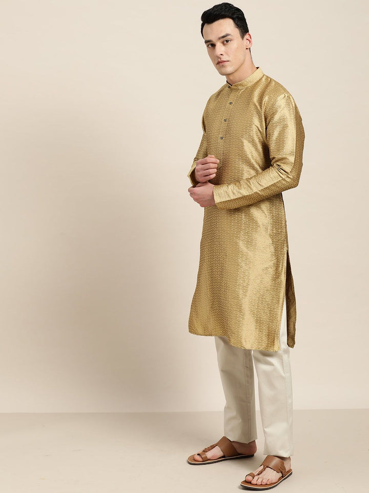 SOJANYA Men Golden Woven Design Straight Kurta