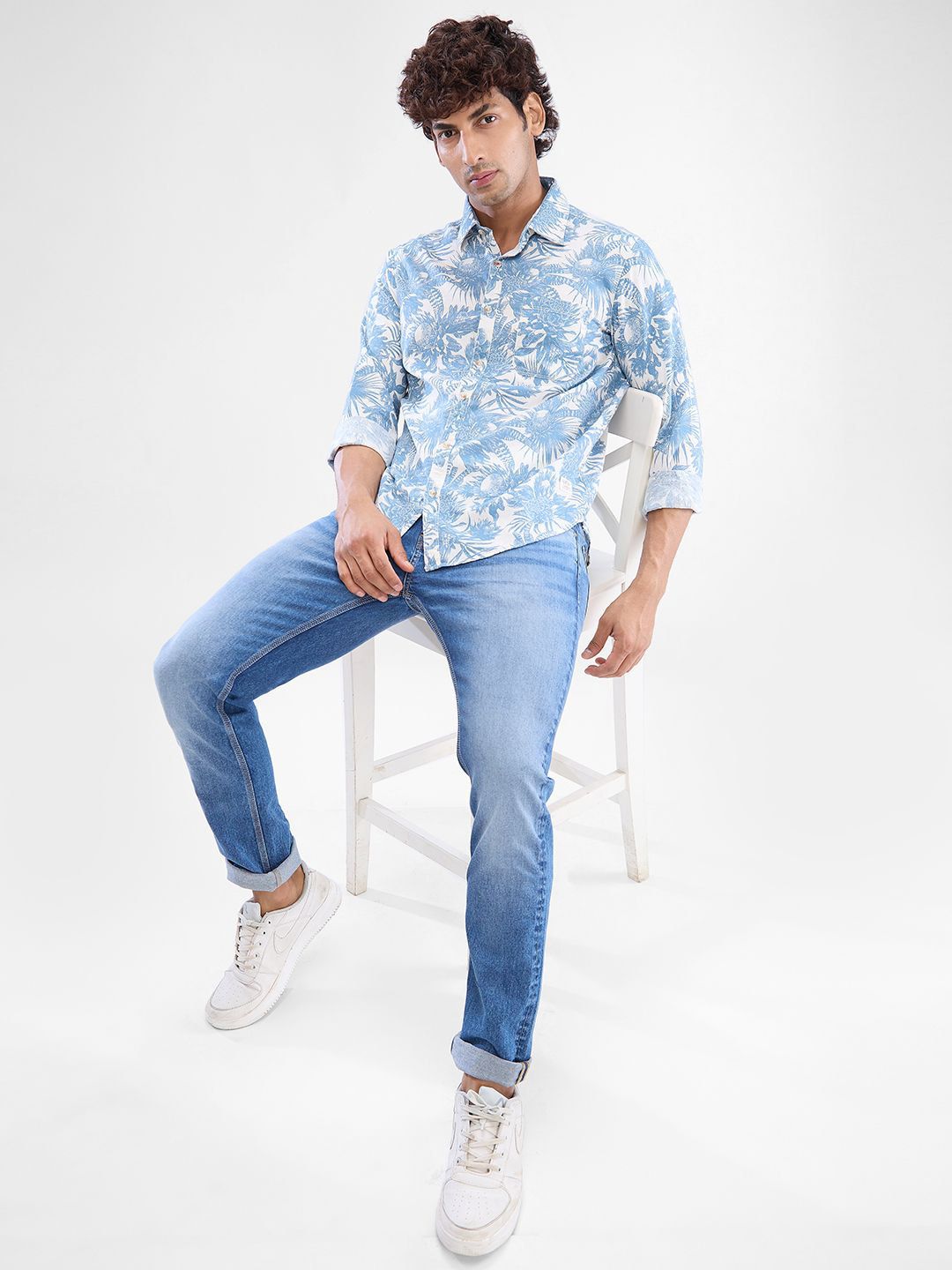 SPYKAR Men Slim Fit Floral Printed Opaque Spread Collar Casual Shirt