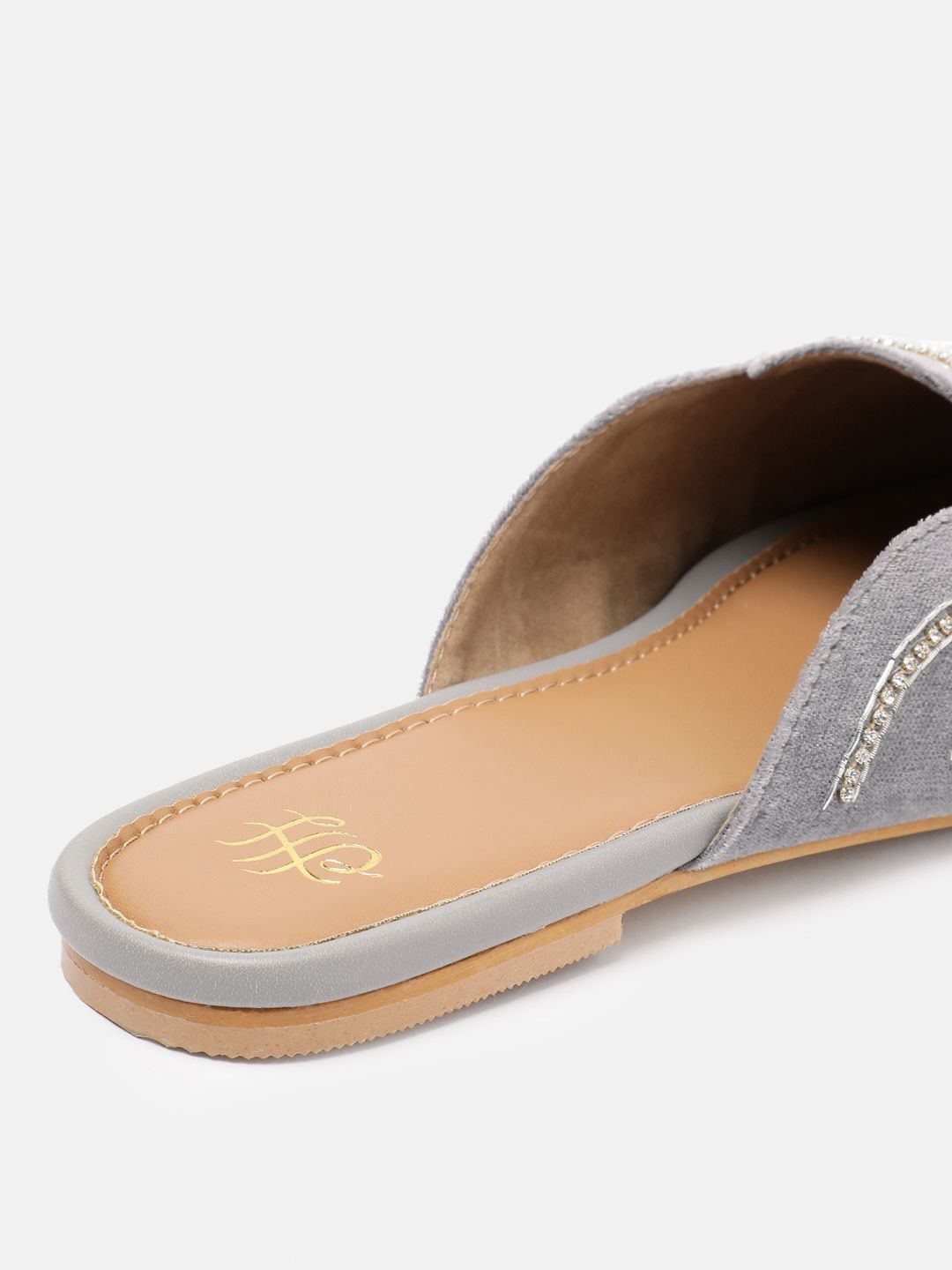 House of Pataudi Women Ethnic Embellished Mules