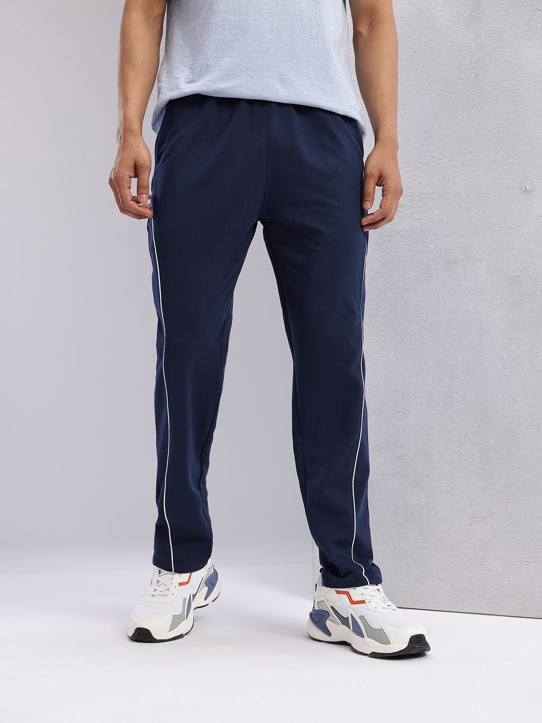 HRX by Hrithik Roshan Men Contrast Piping Mid-Rise Lifestyle Track Pants