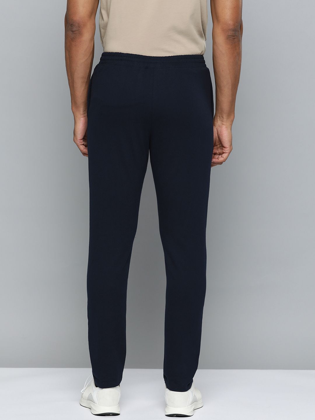 HRX by Hrithik Roshan Men Printed Detail Mid-Rise Regular Fit Lifestyle Trackpants