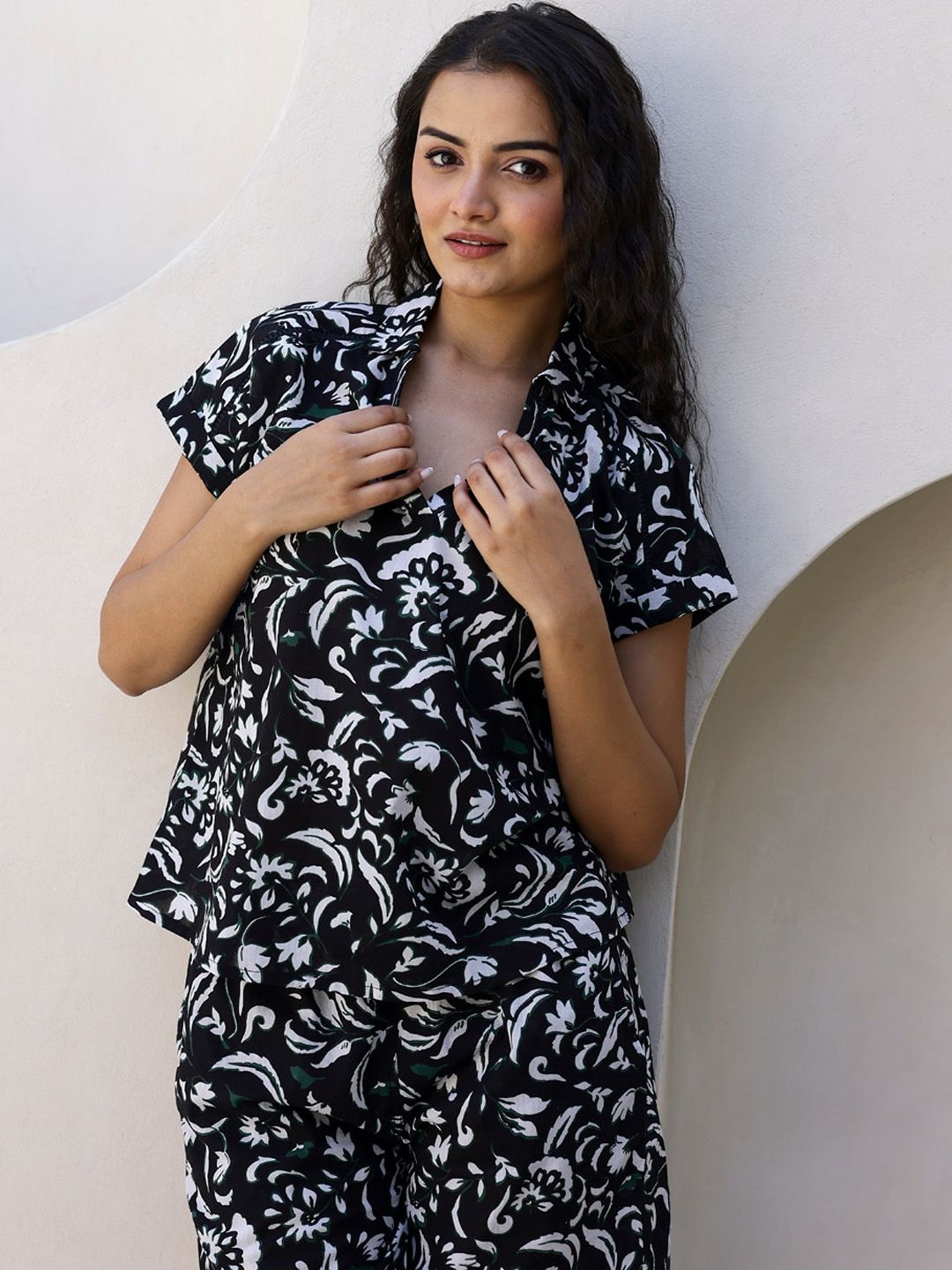 SANSKRUTIHOMES Black Floral Printed Pure Cotton Night suit