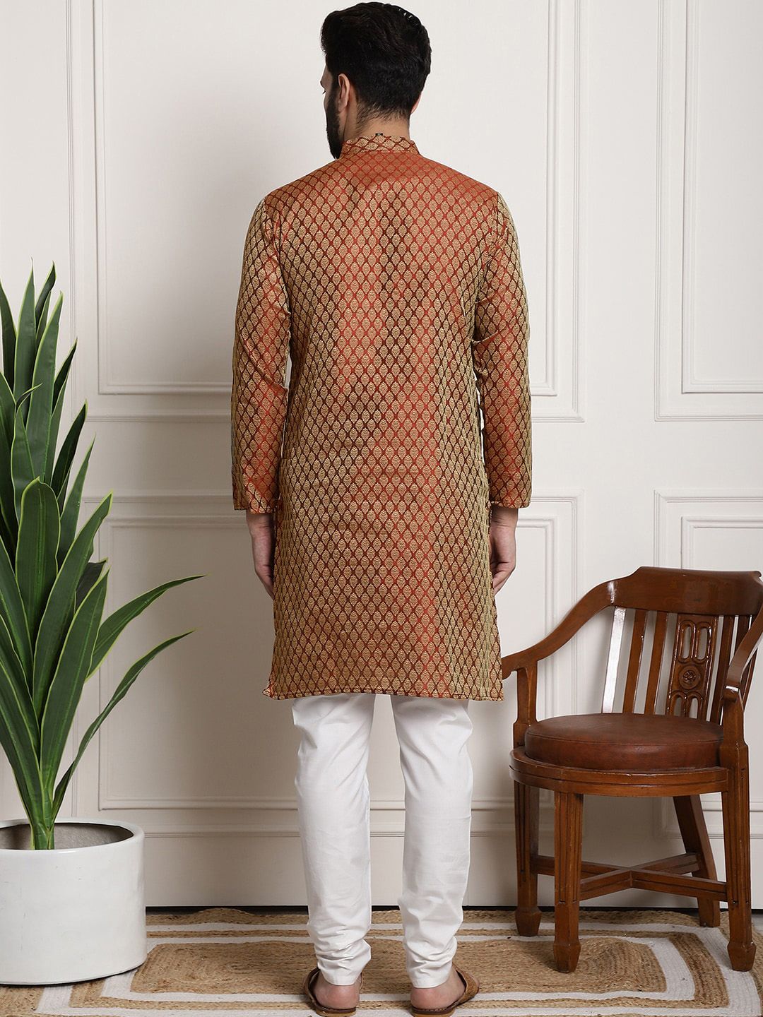 SOJANYA  Ethnic Motifs Woven Deisgn Regular Kurta With Churidar
