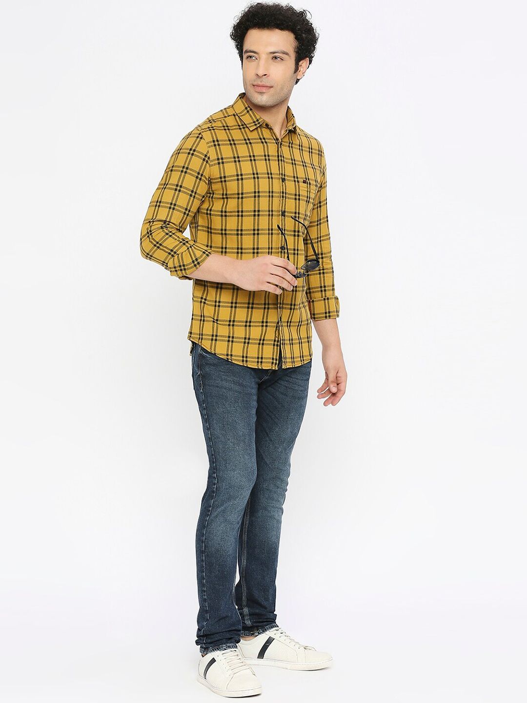 SPYKAR Men Slim Fit Low-Rise Heavy Fade Clean Look Stretchable Jeans