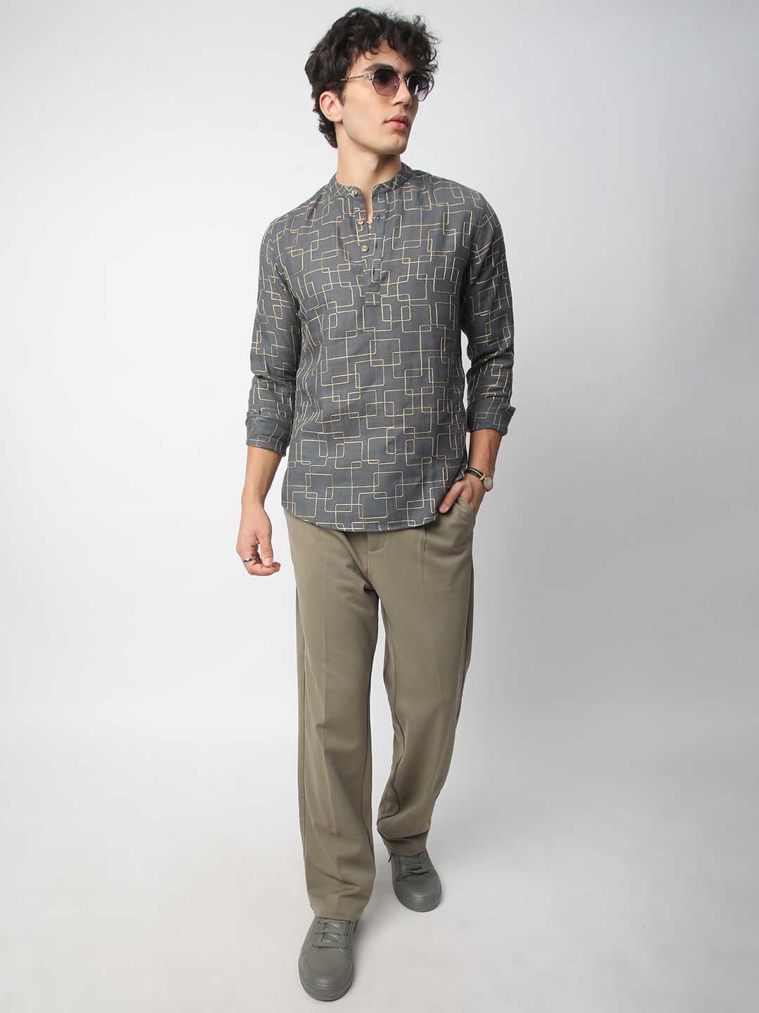 VASTRADO Geometric Embroidered Band Collar Thread Work Straight Kurta