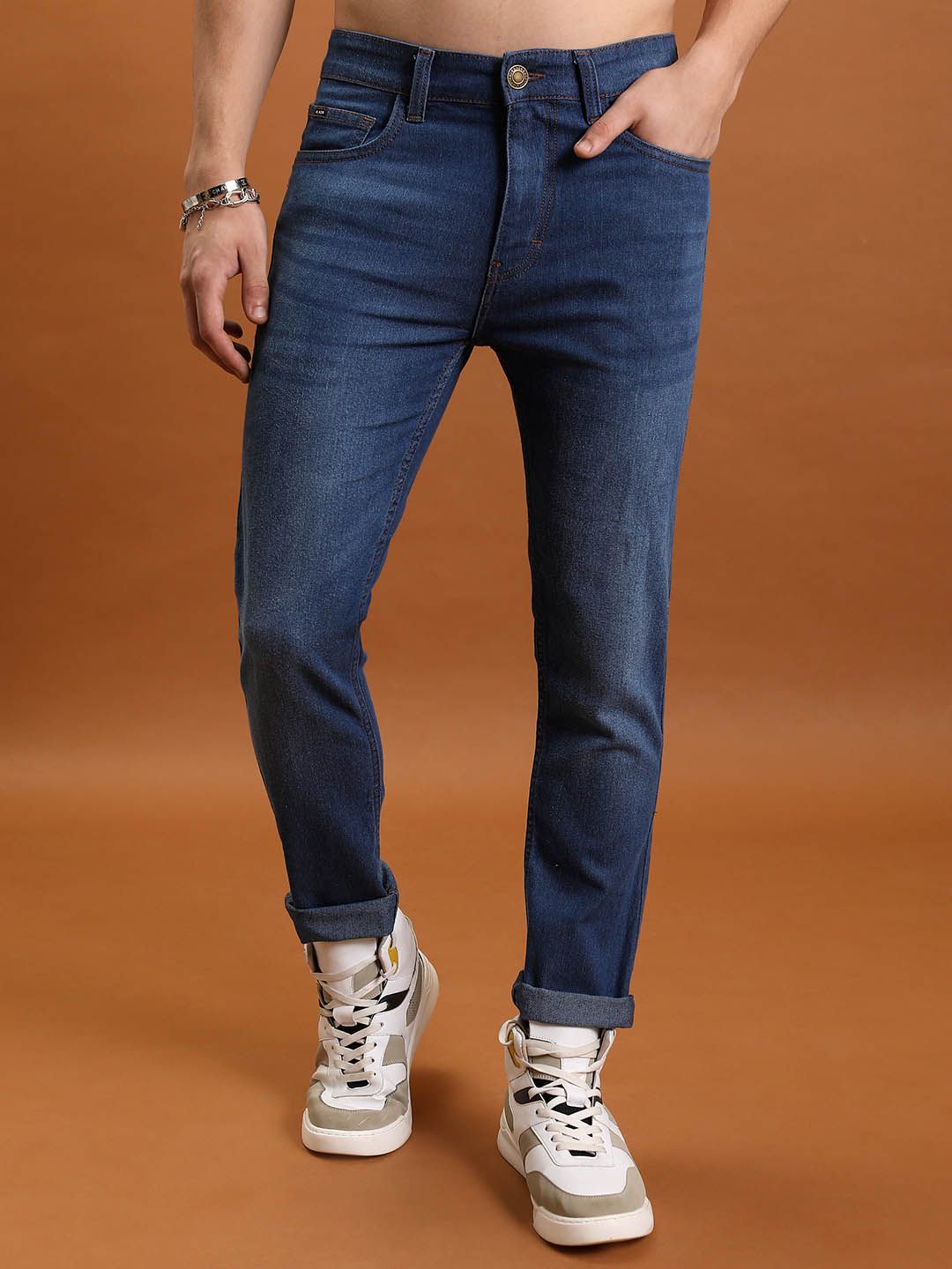 HIGHLANDER Men Slim Fit Mid-Rise Light Fade Clean Look Stretchable Jeans