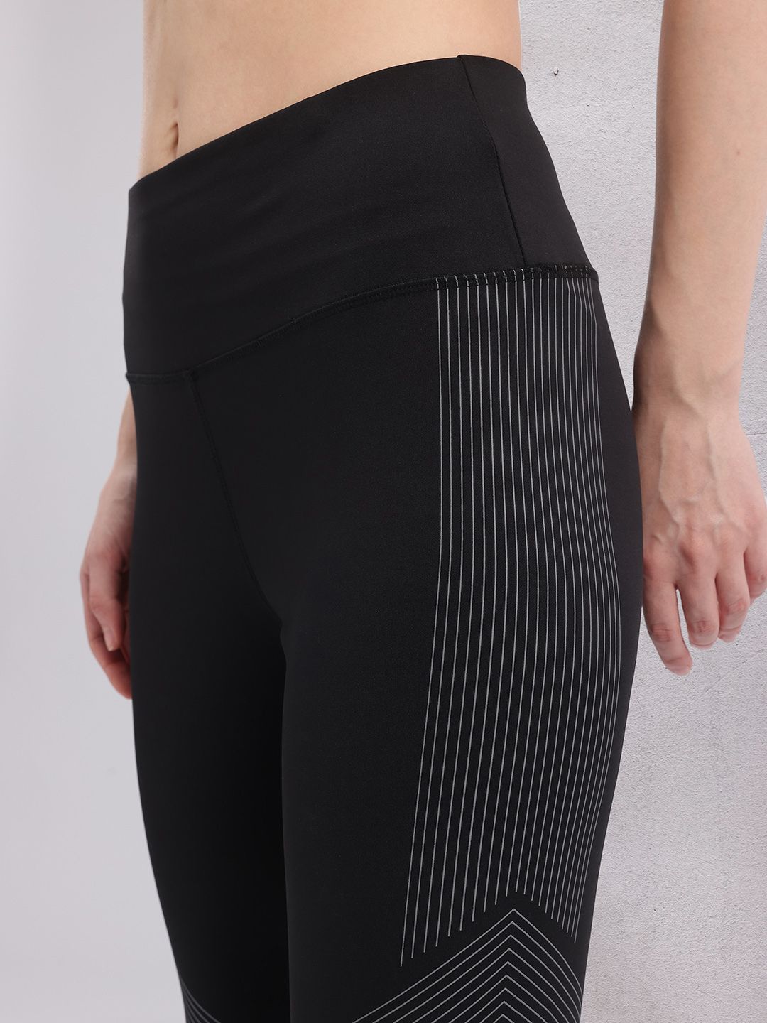 HRX by Hrithik Roshan Women Striped Mesh Rapid-Dry Cropped Training Tights