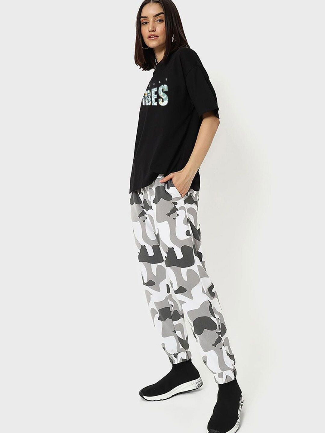Bewakoof Women Tropical Vibes Typography Oversized T-shirt