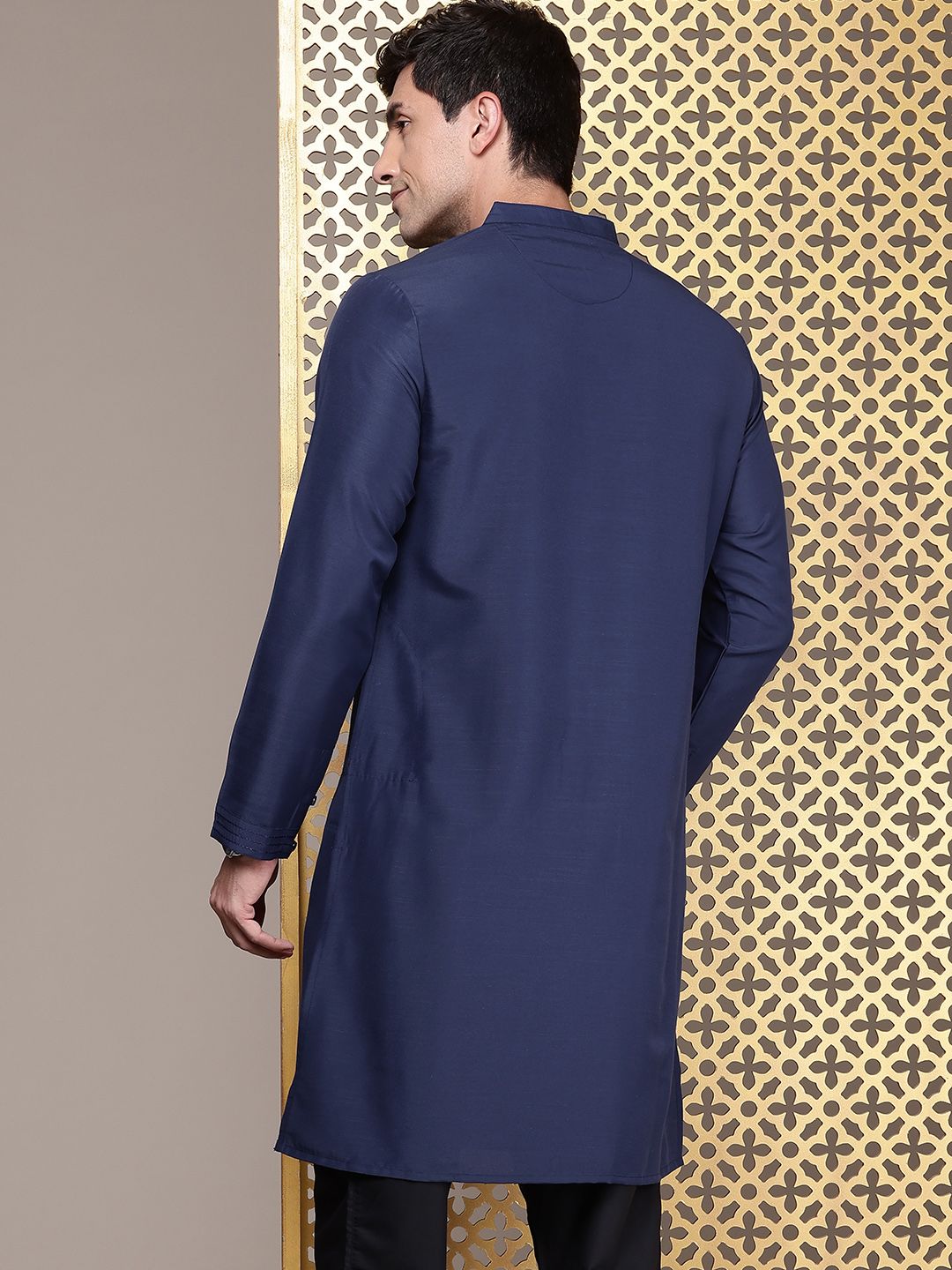 House of Pataudi Ethnic Motifs Yoke Design Mandarin Collar Thread Work Jashn Kurta