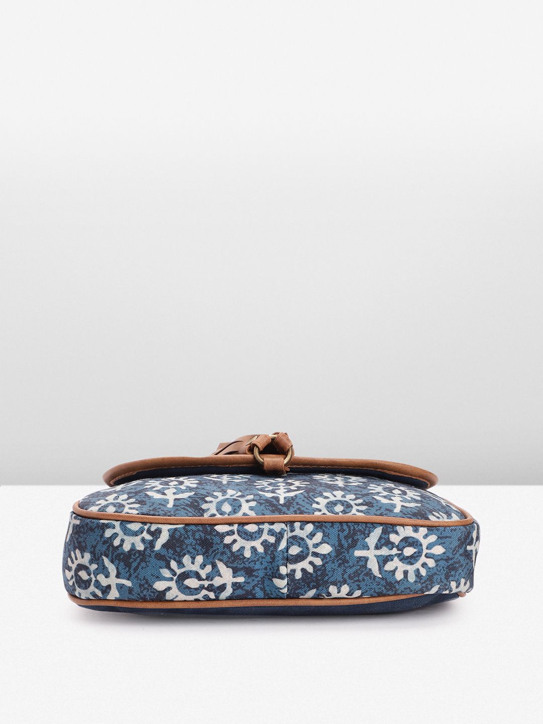 Beg sling cetak etnik anouk