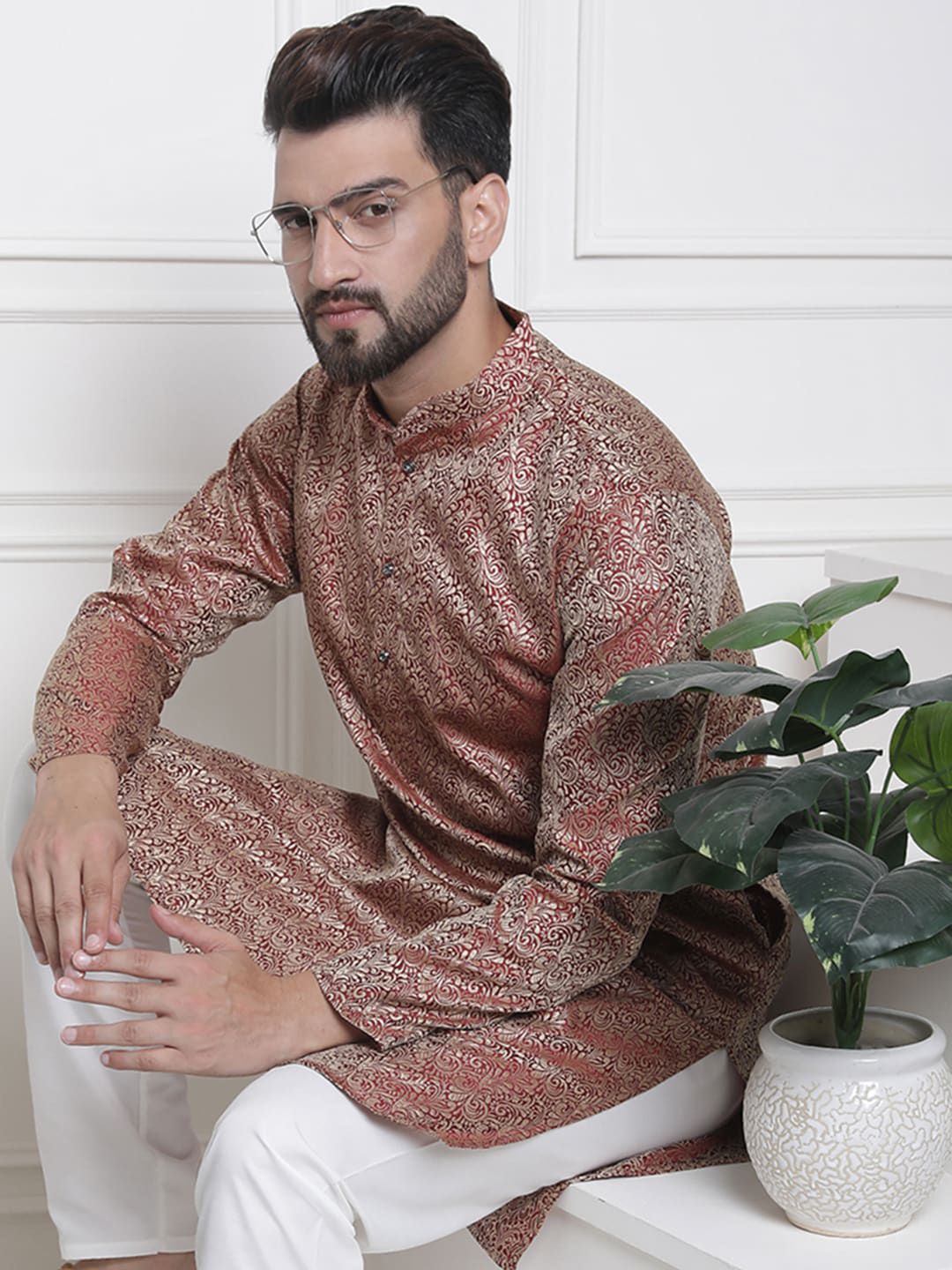 SOJANYA Men Maroon Embroidered Anarkali Kurta