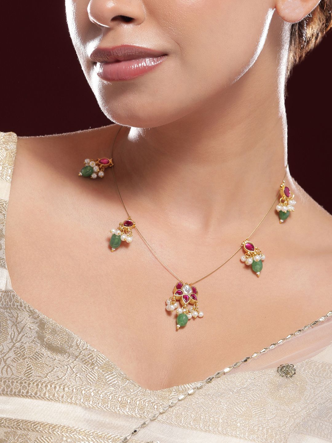 Rubans 18K berlapis emas Ruby Pink & Emerald Green Kundan Kalung yang disemat dengan aksen mutiara
