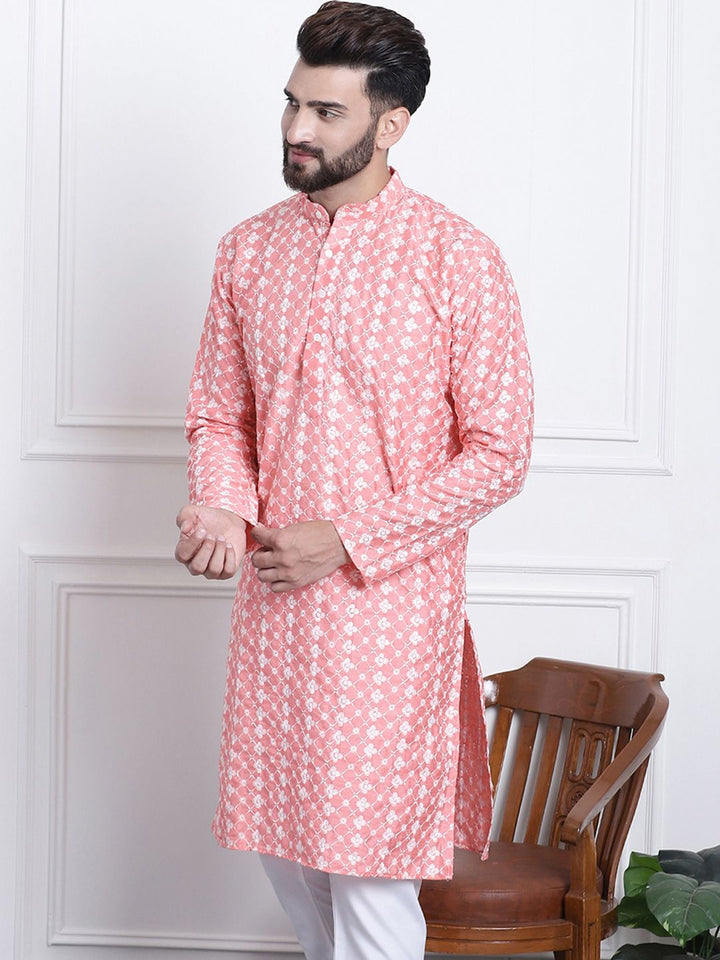 SOJANYA Kurta Bersulam Berwarna Peach & Putih Lelaki