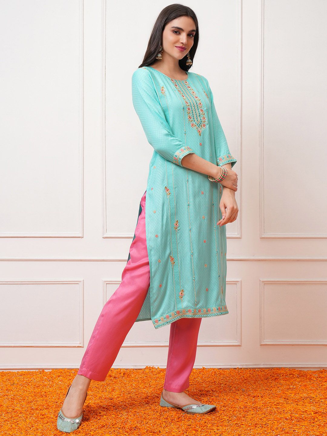 Vishudh Ethnic Motifs Embroidered Round Neck Thread Work Straight Kurta