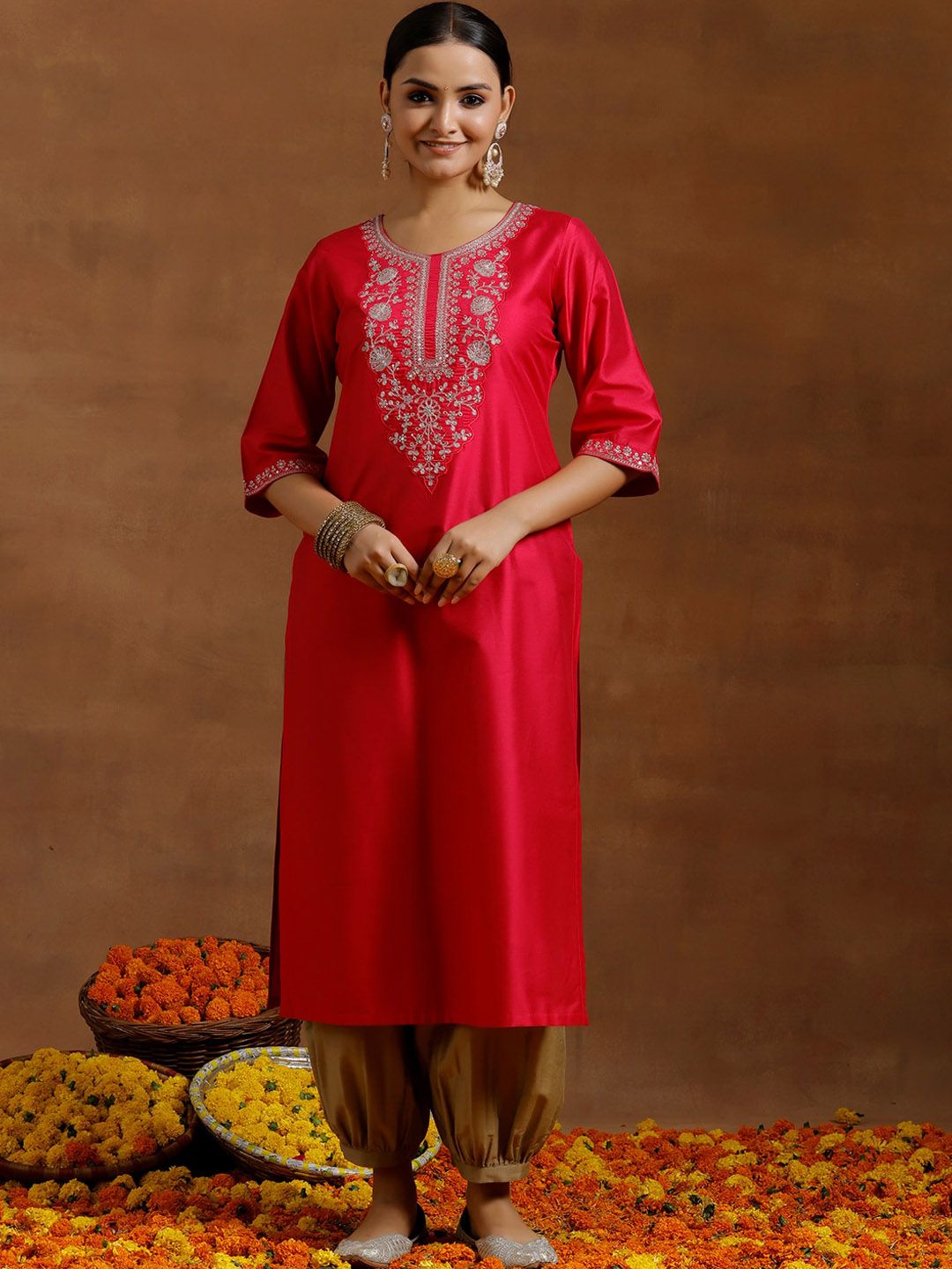 Libas Women Ethnic Motifs Thread Work Kurta