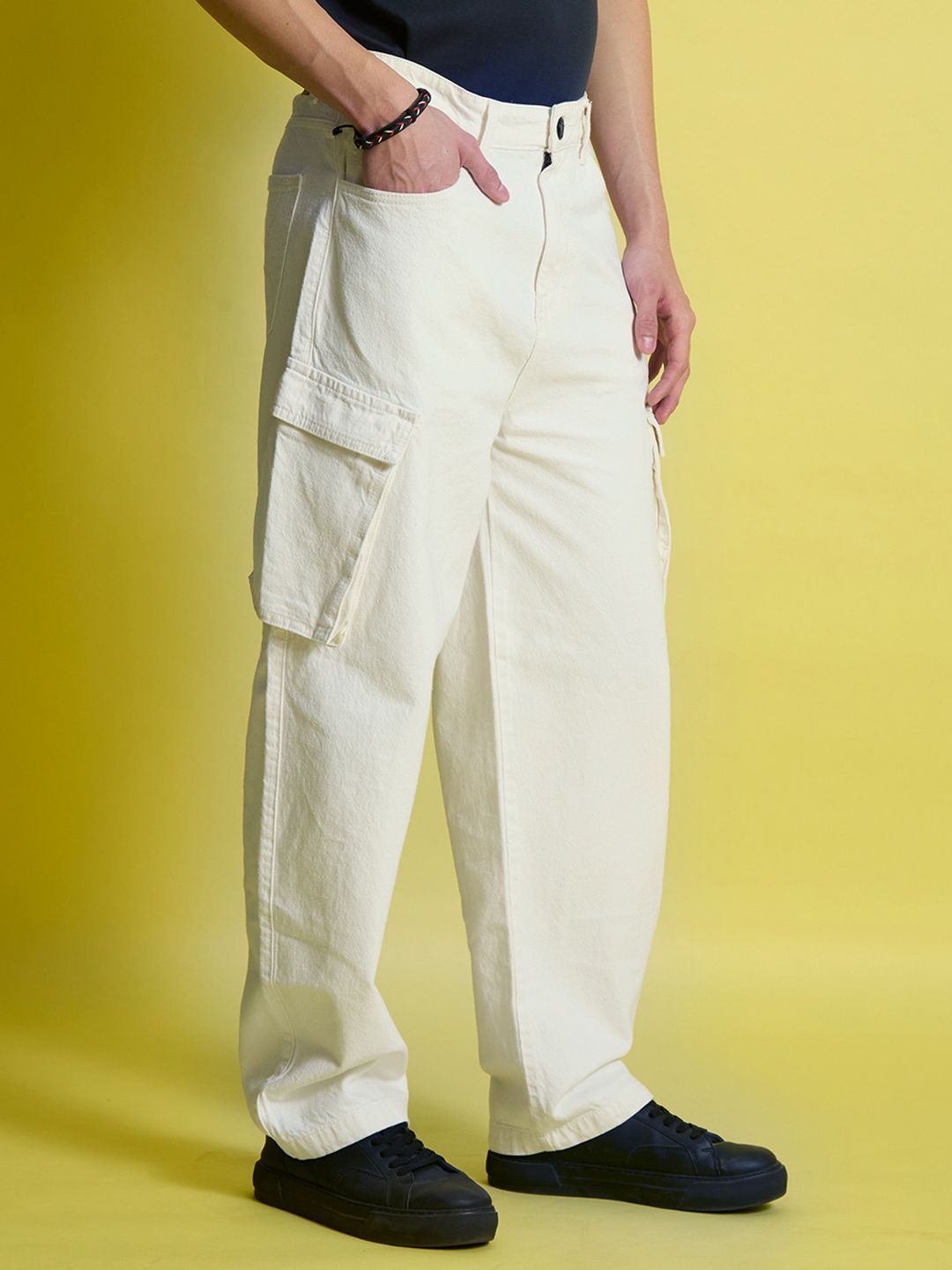 Bene Kleed Men Pure Cotton Clean Look Mid-Rise Baggy Fit Cargo Jeans
