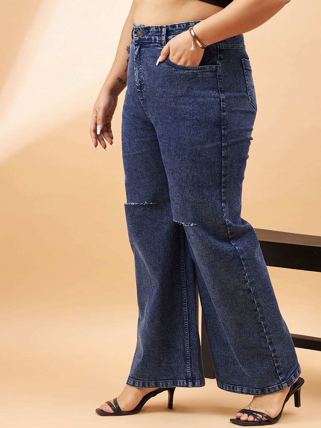 SASSAFRAS Curve Women Plus Size Comfort High-Rise Slash Knee Stretchable Jeans