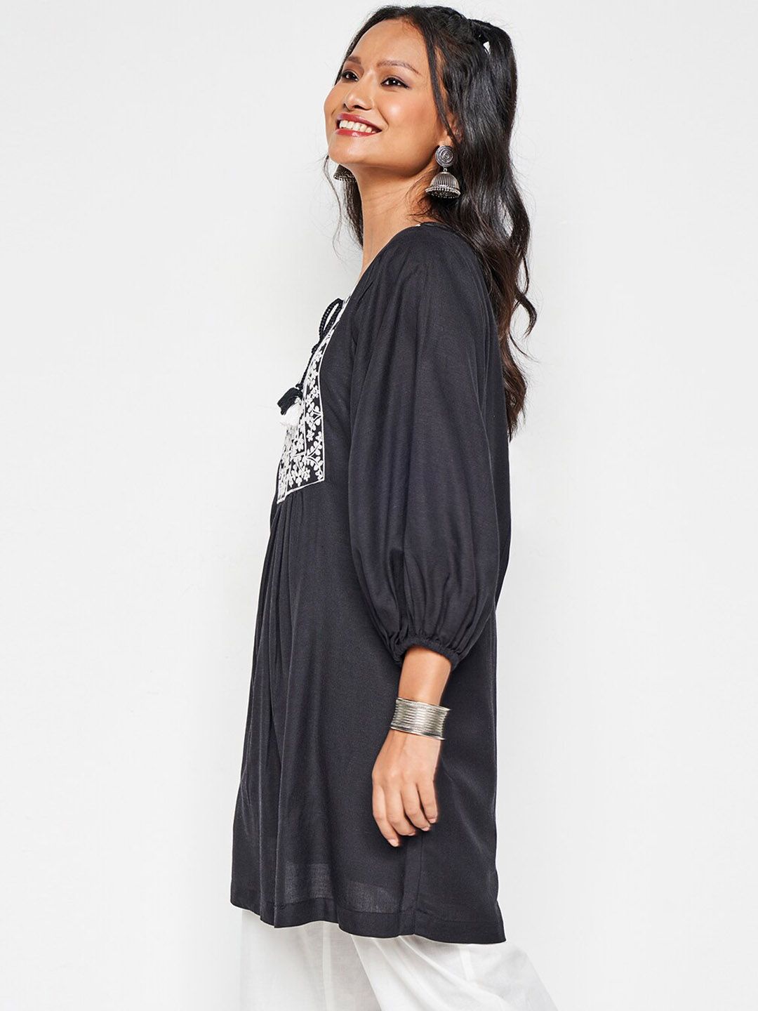 Global Desi Ethnic Motifs Embroidered Tie-Up Neck Puff Sleeves Thread Work A-Line Kurta