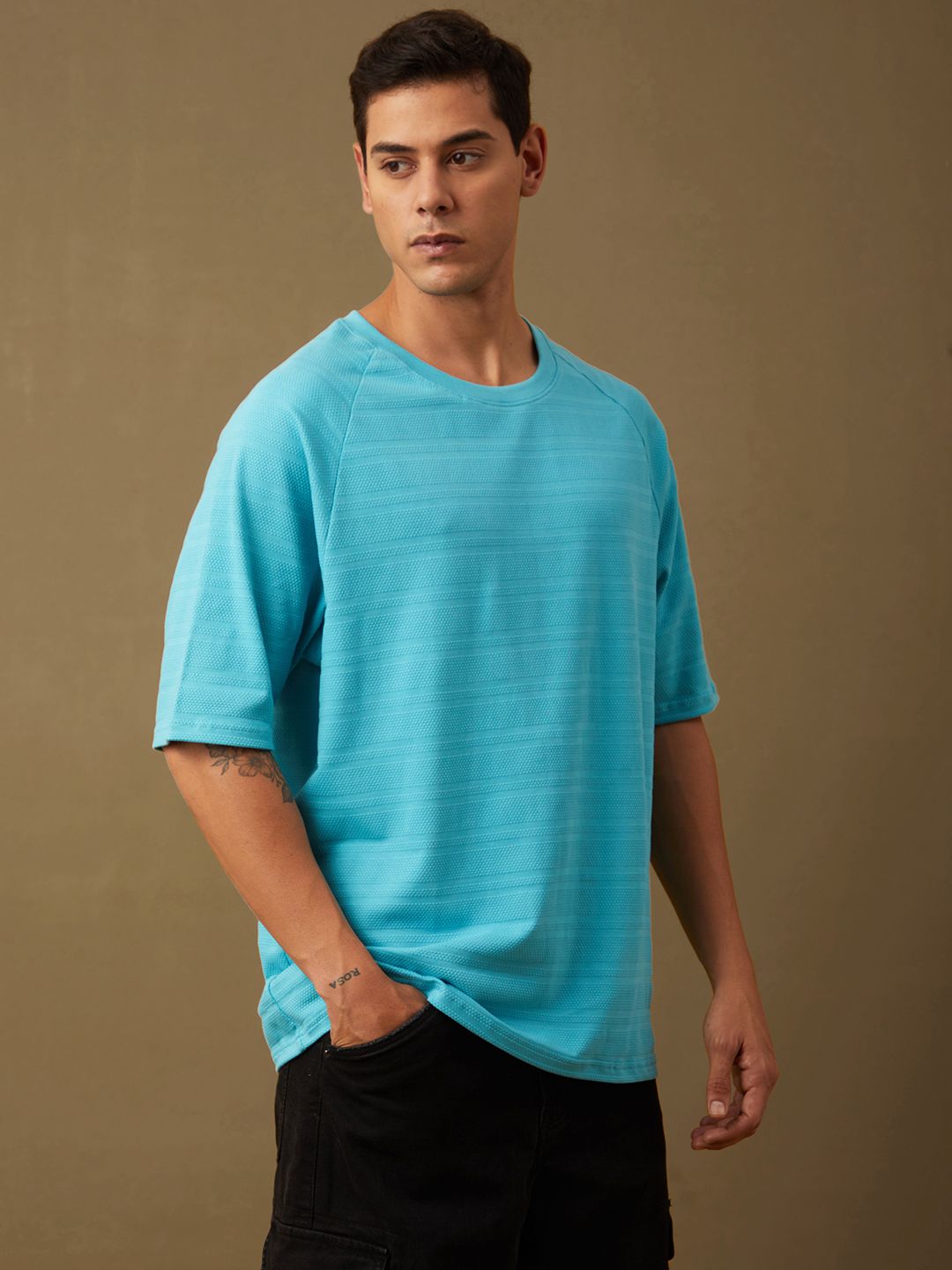 DILLINGER Men Solid Popcorn Structure Oversized Raglan T-Shirt