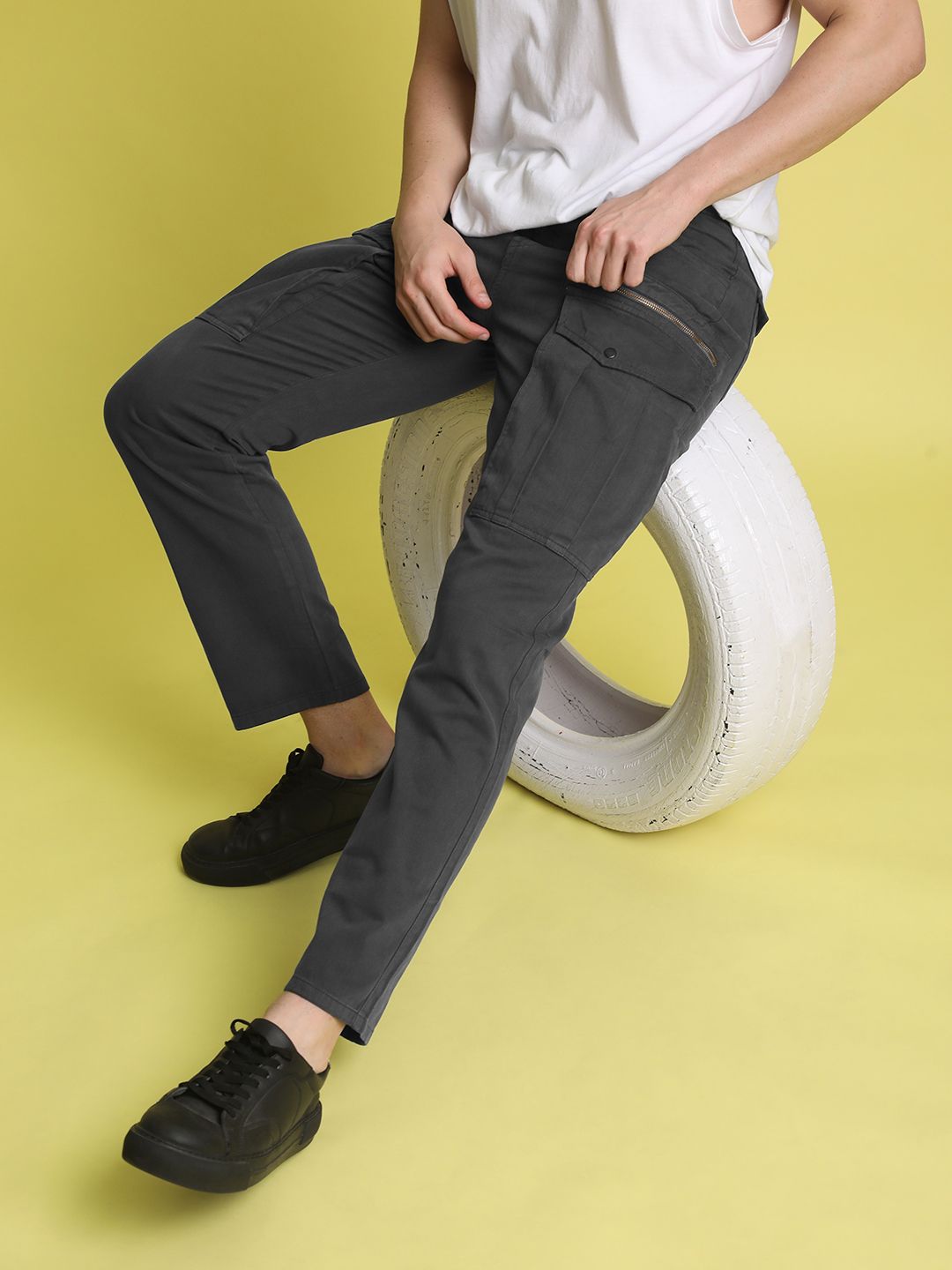 Bene Kleed Men Relaxed Pure Cotton Cargos Trousers