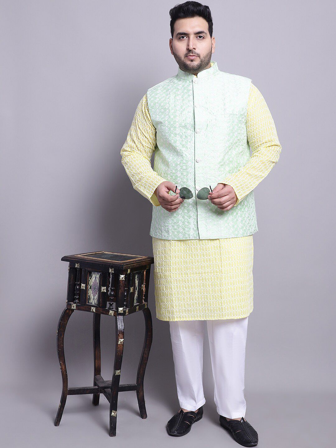 Kurta Sulam Motif Etnik SOJANYA PLUS Bersama Baju Tidur & Jaket Nehru