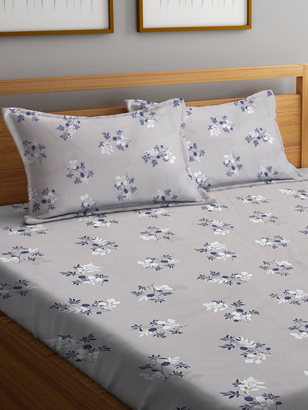 KLOTTHE Floral Printed 300 TC King Bedsheet with 2 Pillow Covers