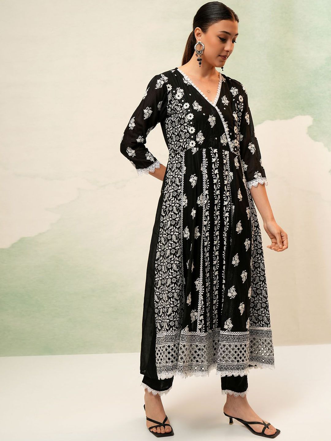 Vishudh Women Floral Embroidered Pure Cotton Kurta with Trousers & With Dupatta
