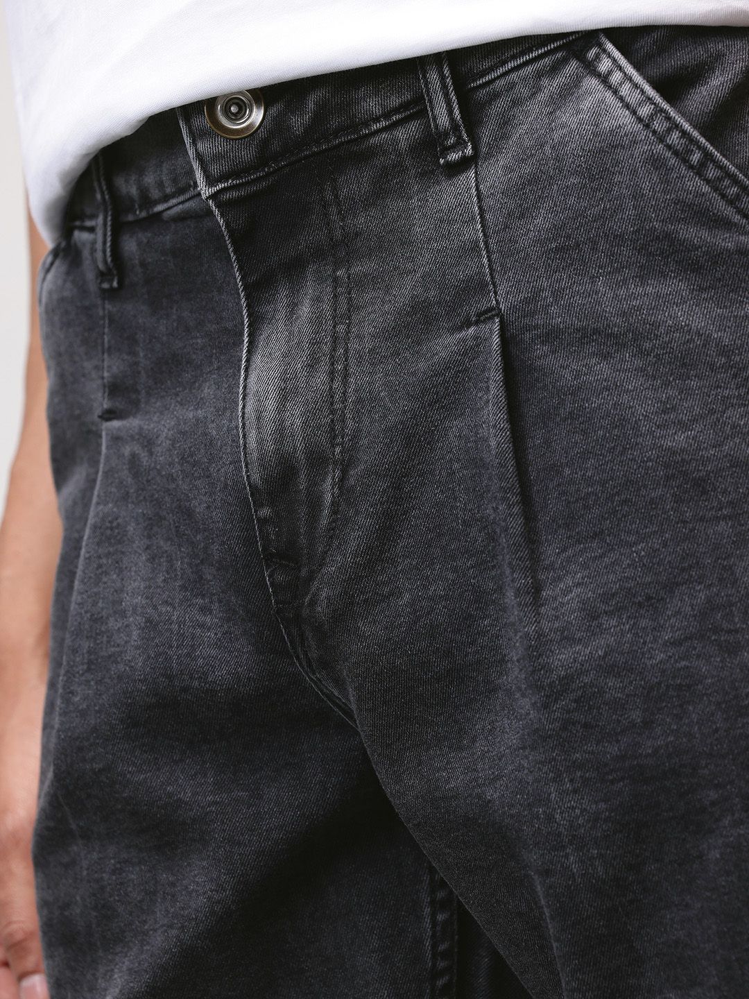ether Grower Men Comfort Fit Mid-Rise Light Fade Stretchable Jeans