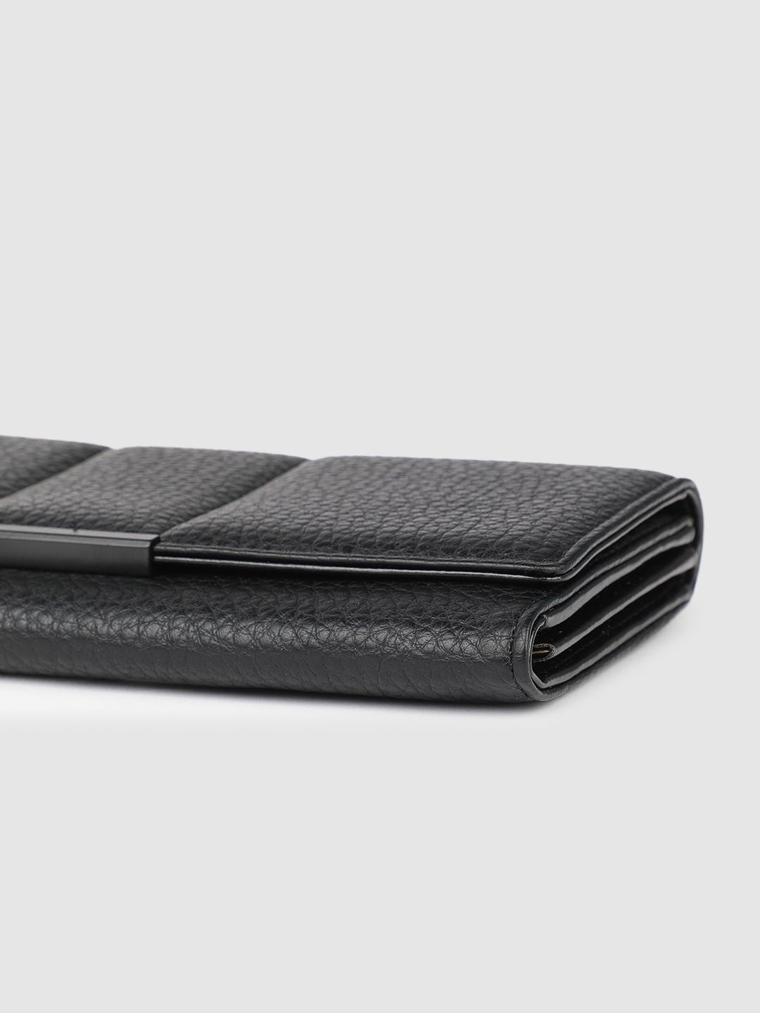 DressBerry Women Animal Textured Envelope Wallets